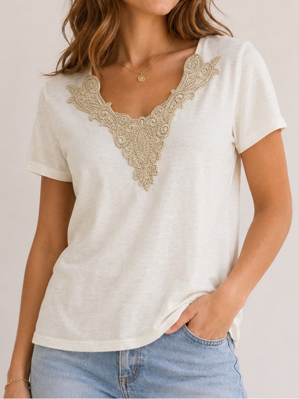 Bianca Nygård Cream Gold Embroidered V-Neck Short Sleeve Top Small